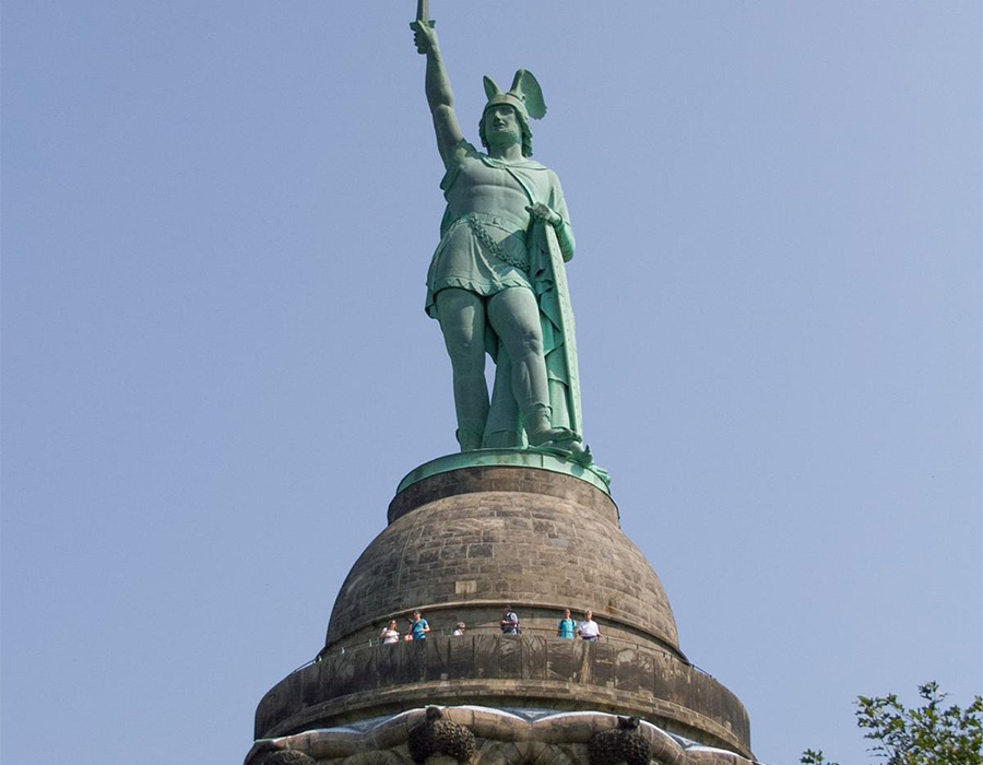 Statue im Weserbergland